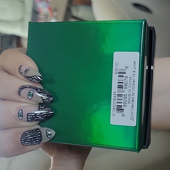 Betsey Johnson Glow in the Dark Eyeball Stud Earrings,NIB - Picture 7 of 7